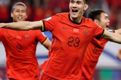 开云体育中国官网-国家队球员在赛场上发挥出色，取得重要胜利的简单介绍