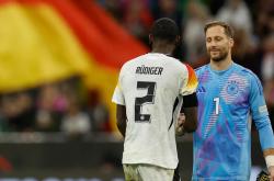 开云在线直播-包含霍芬海姆诺比尔然曼联，霍芬海姆欧冠梦断的词条