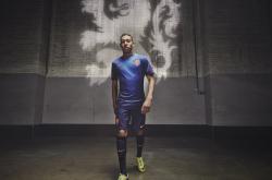 开云官网-铁血蓝鹰！拉齐奥完胜莱比锡红牛，恩佐防守端化身锁链锁死对手