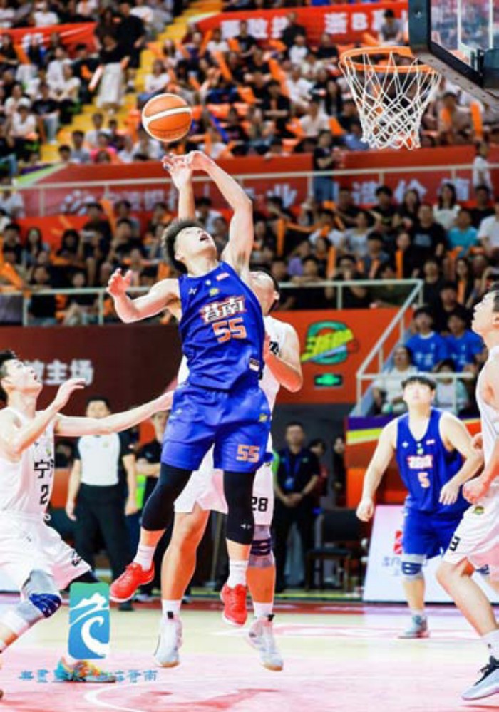 关于西班牙绝地反击摩洛哥，阿奎罗三分雨点燃全场的信息