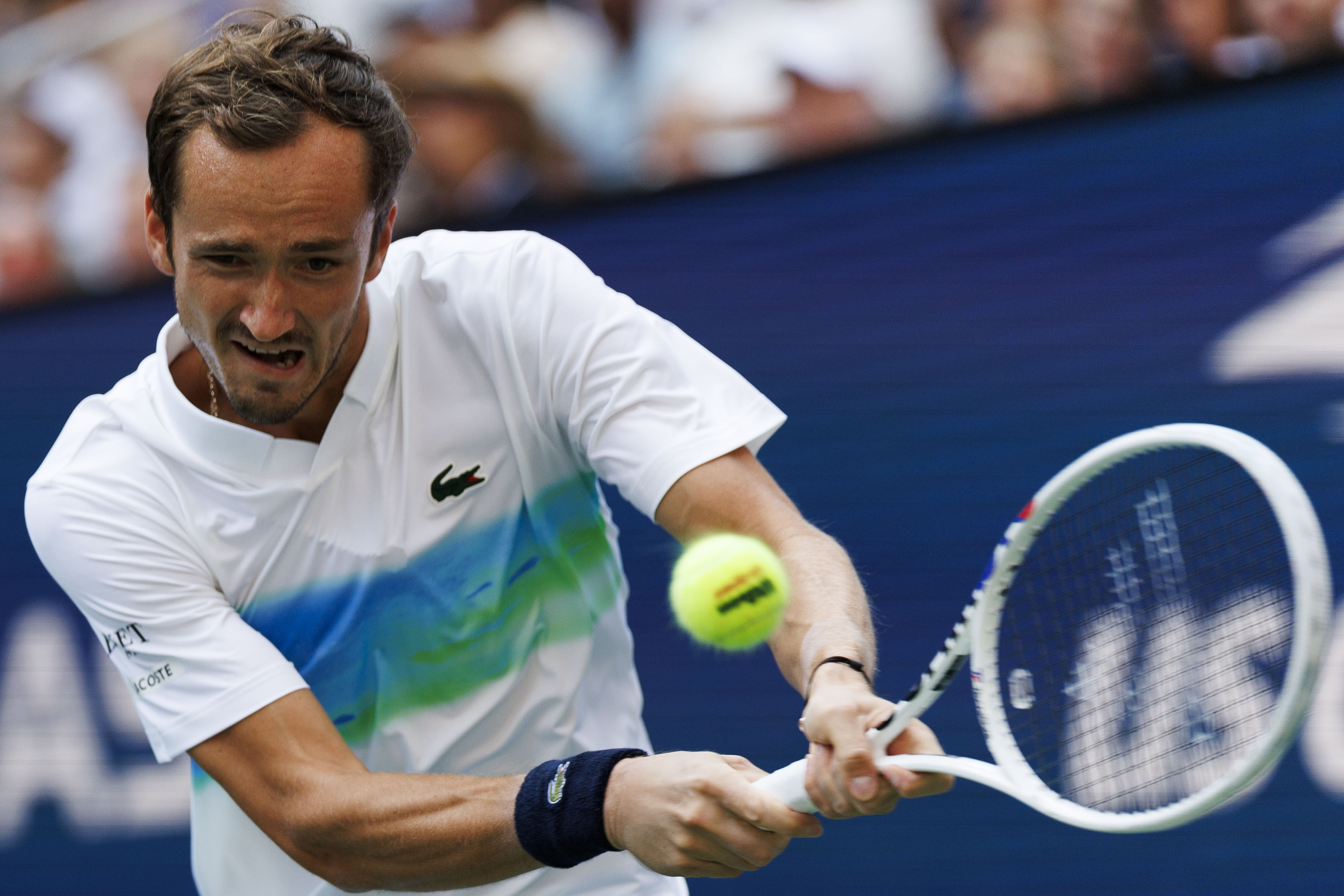 意大利网球队爆冷法国网球队，梅德韦杰夫完成帽子戏法的简单介绍