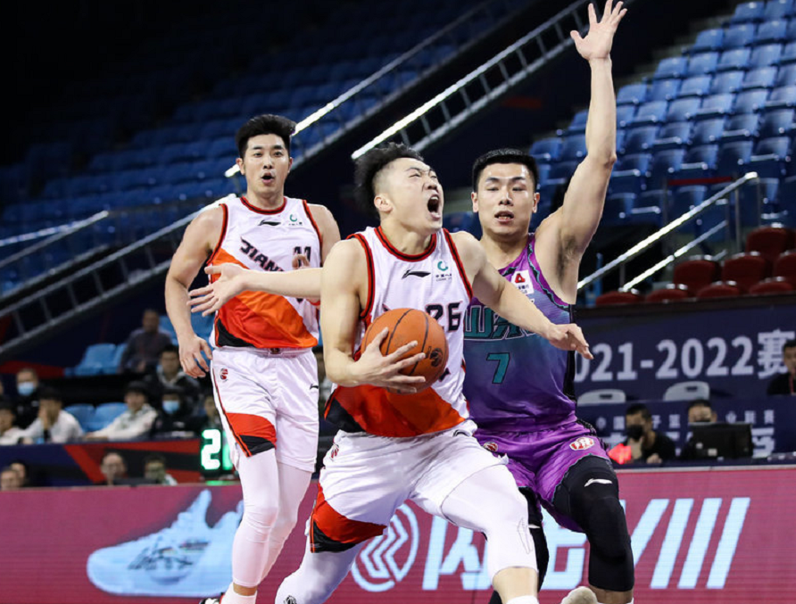 76人险胜福建队,高诗岩统治全场的简单介绍 76人险胜福建队,高诗岩统治全场的简单介绍