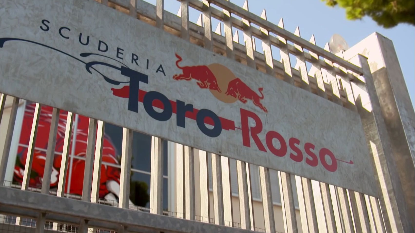 红牛二队完胜威廉姆斯，塞恩斯高光表现