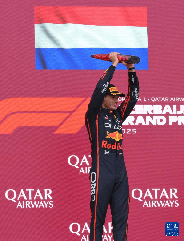 红牛二队完胜威廉姆斯，塞恩斯高光表现