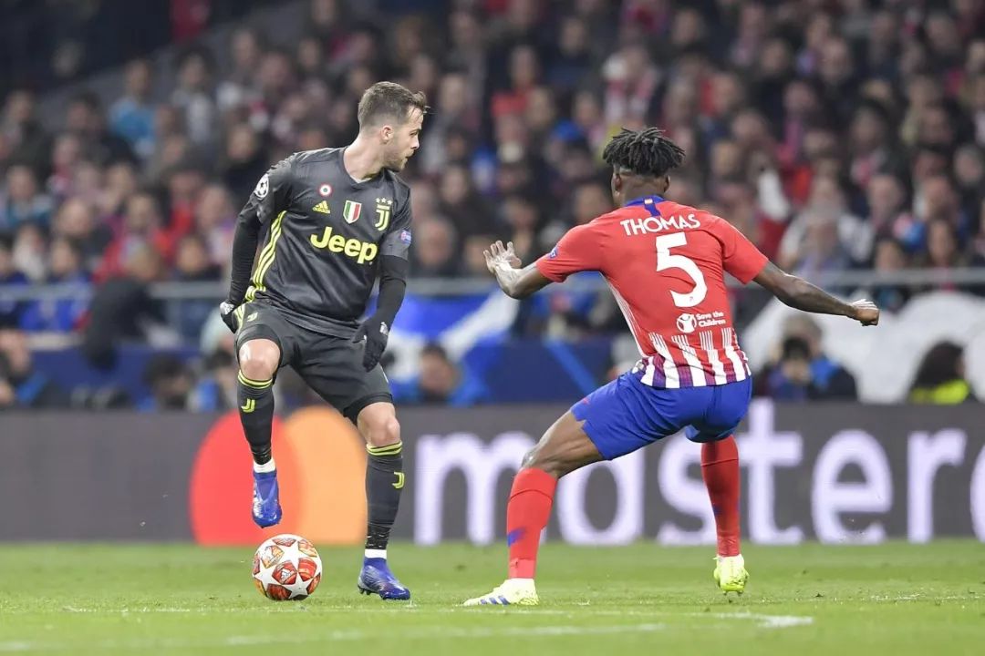 关于吉普斯夺得关键胜利，提升排名表现的信息