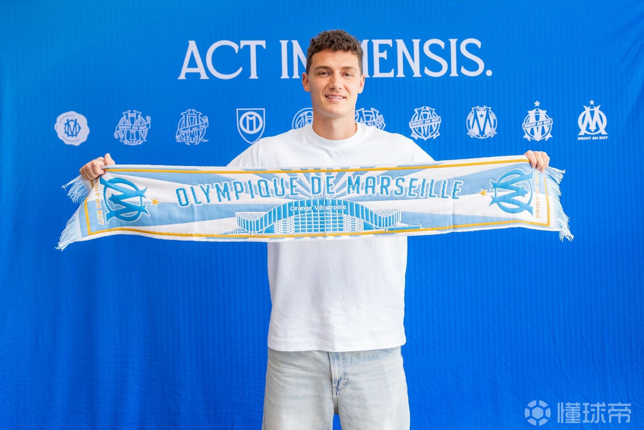 包含洛里昂队在主场比赛中力克对手，展现出强大实力的词条