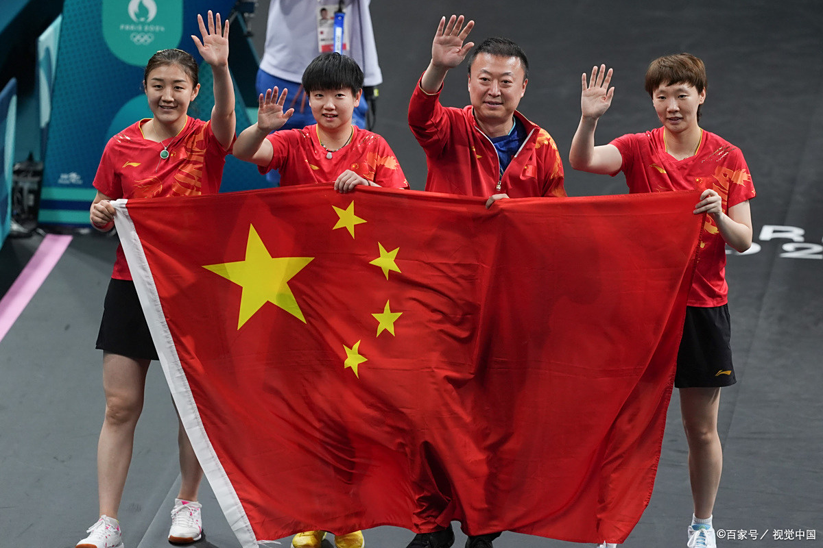 队伍合作默契，夺得团体赛冠军