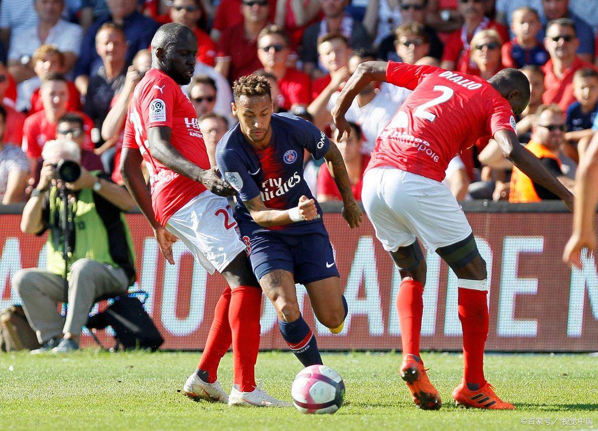 布雷斯特全队备战下轮客场与尼姆的比赛