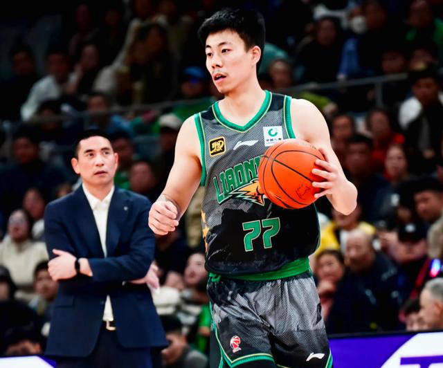 青岛队险胜辽宁队,张镇麟状态火热 青岛队险胜辽宁队,张镇麟状态火热