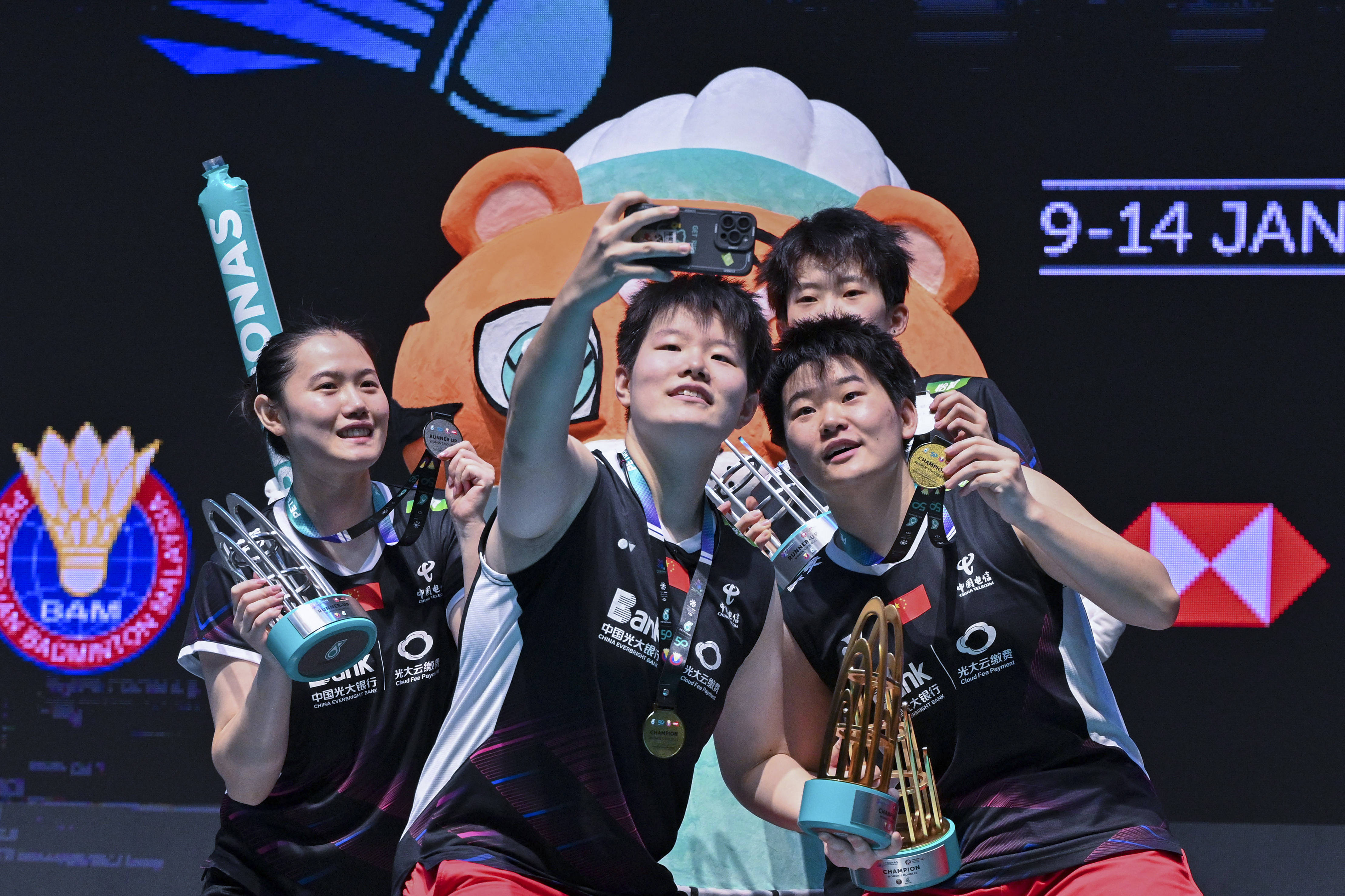 包含马来西亚羽毛球队完胜法国羽毛球队，辛杜爆发神勇的词条