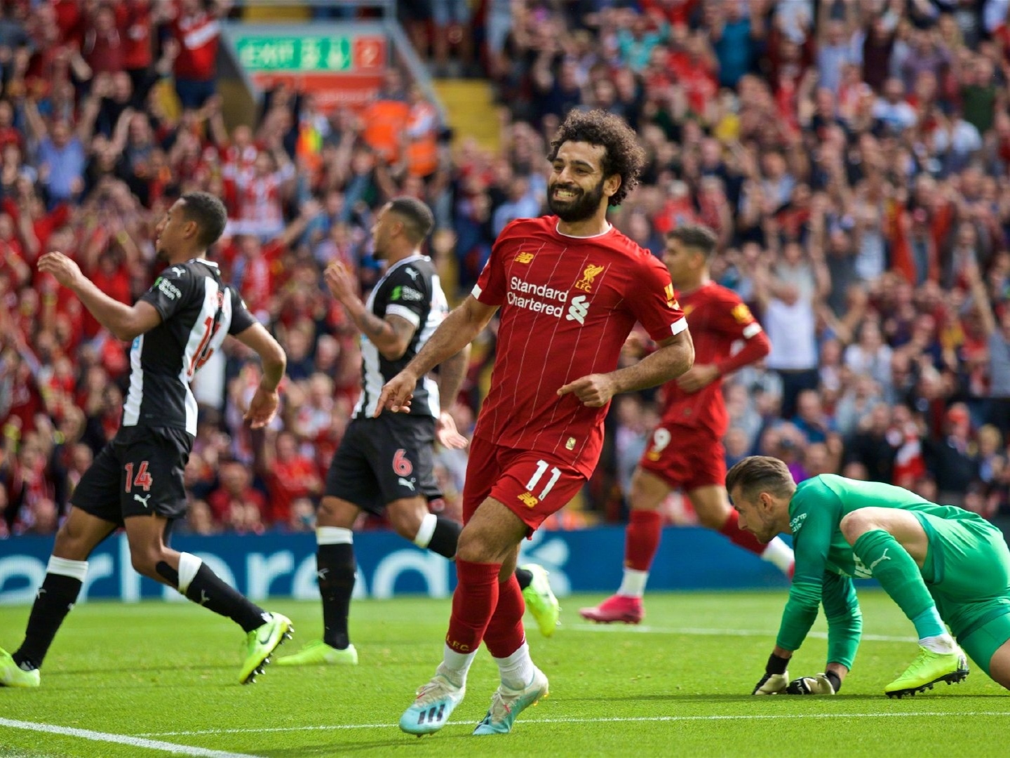 那不勒斯主场失利，卫冕冠军压力增加