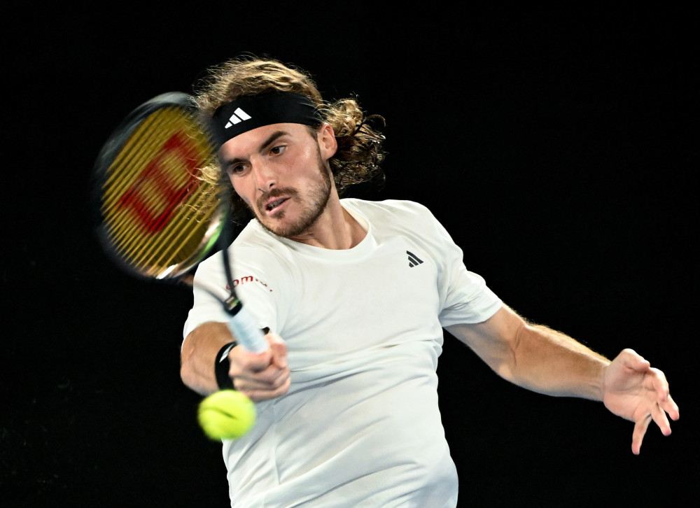 西班牙网球队强势英国网球队，西西帕斯统治全场的简单介绍