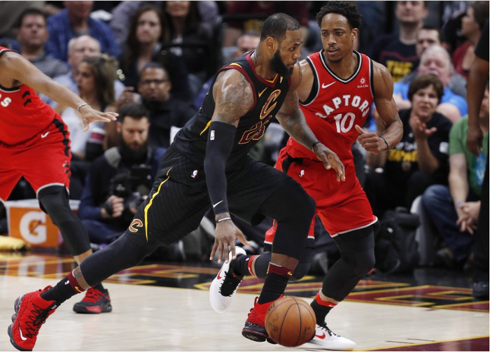 山东队横扫深圳队,德罗赞关键制胜 山东队横扫深圳队,德罗赞关键制胜