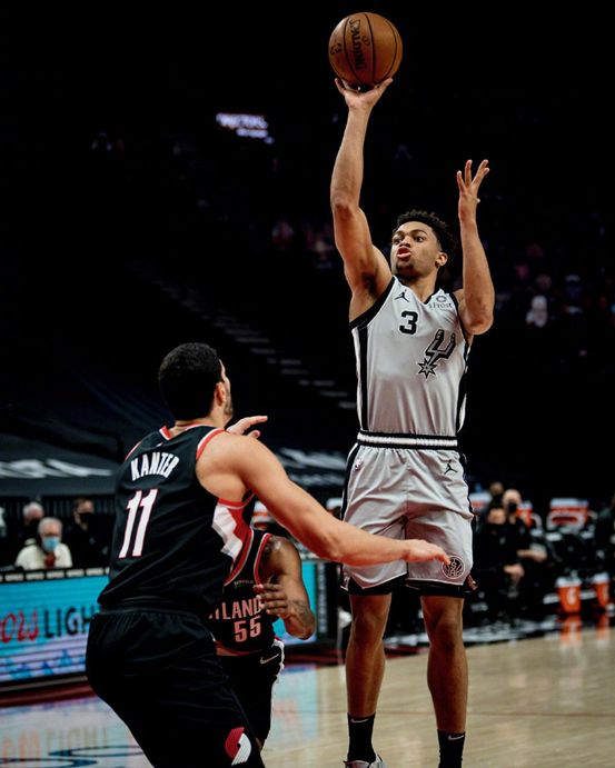 包含马刺翻盘热火，克莱高光表现的词条