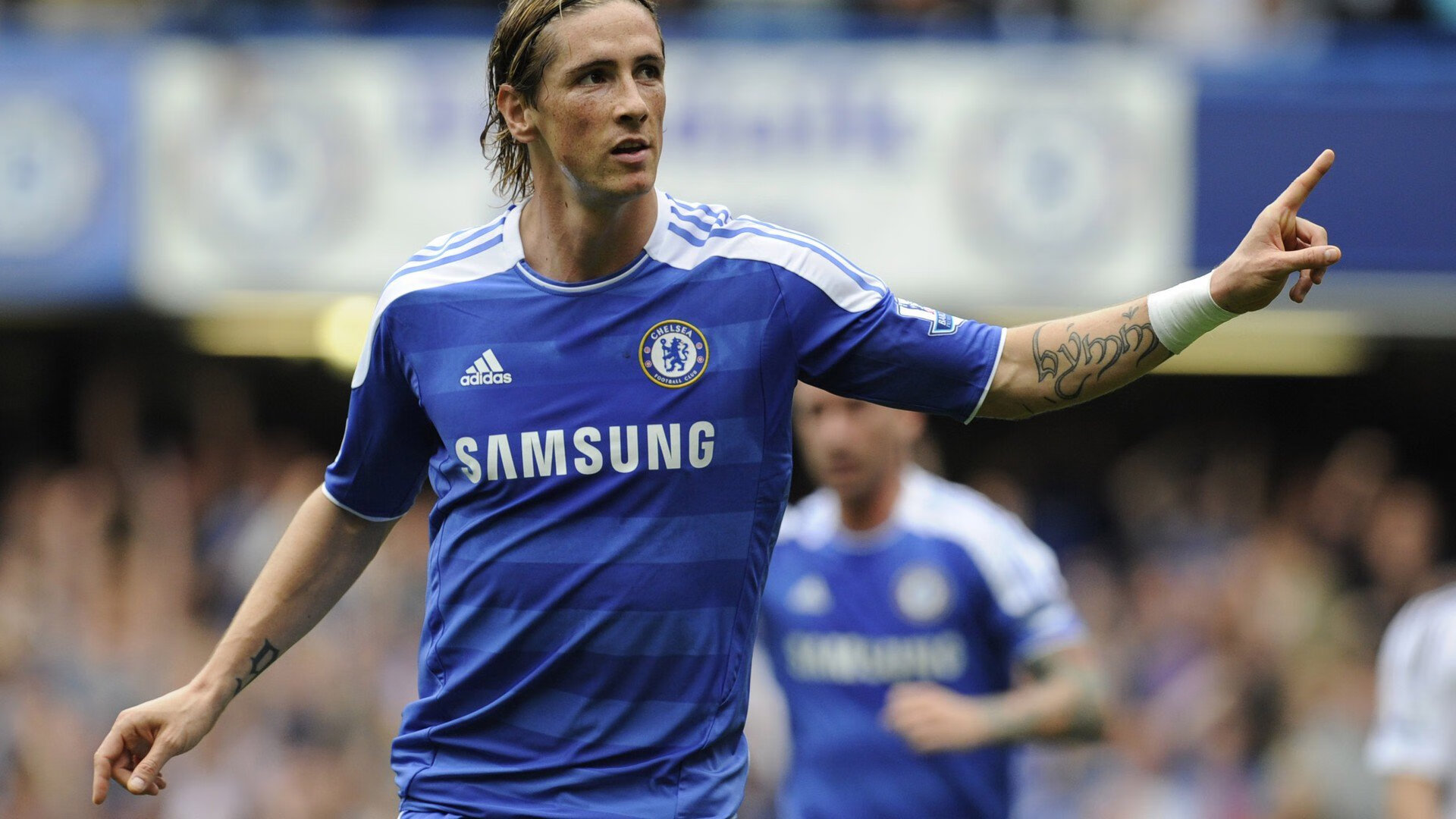 从墨西哥洪流到奥斯梅恩灯塔，一场比赛，两本教科书