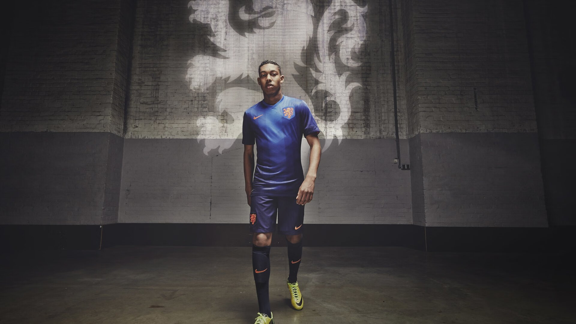 铁血蓝鹰！拉齐奥完胜莱比锡红牛，恩佐防守端化身锁链锁死对手