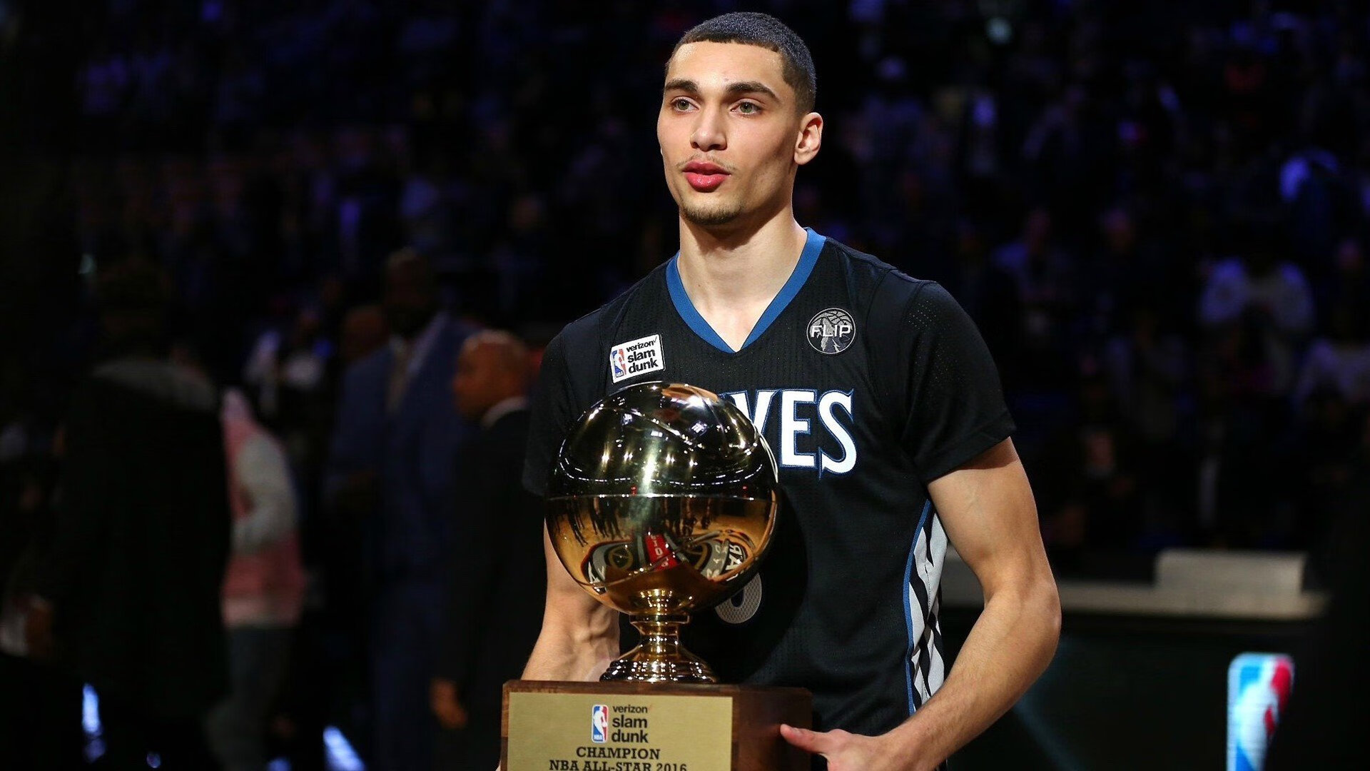 唯一的光，当哈登在攻防两端点燃火箭，NBA杯淘汰赛便再无悬念